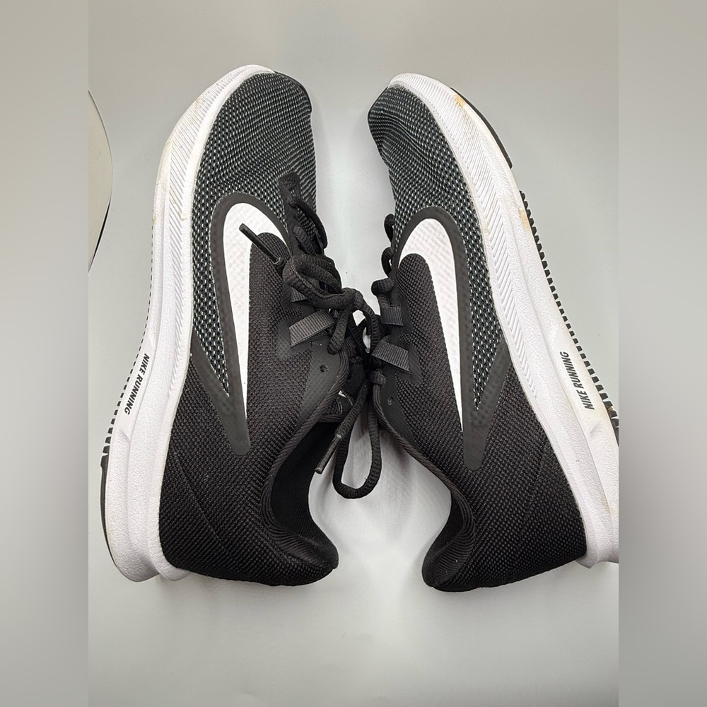 Nike Womens Downshifter 9 AQ7486-001 Black Running Shoes Sneakers Size 10.5 - Picture 3 of 13